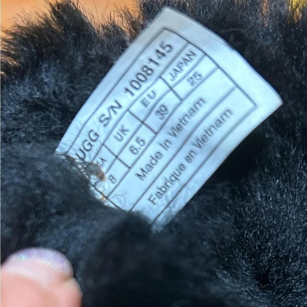 ❌SOLD❌Ugg Shearling Boots With Buckle Size 8 - Picture 5 of 6
